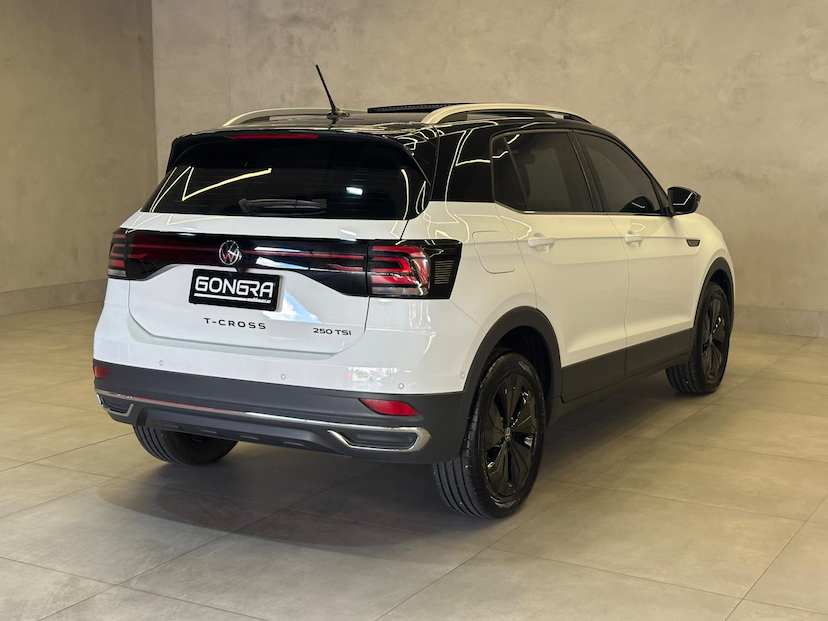 Foto do veículo VOLKSWAGEN T-CROSS T CROSS HIGHLINE 250 TSI AUT 2024 9.600 KM 149.900,00