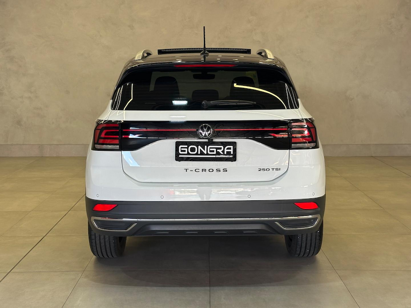 Foto do veículo VOLKSWAGEN T-CROSS T CROSS HIGHLINE 250 TSI AUT 2024 9.600 KM 149.900,00
