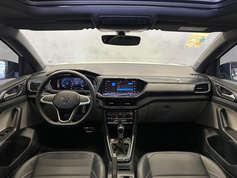 Foto do veículo VOLKSWAGEN T-CROSS T CROSS HIGHLINE 250 TSI AUT 2024 9.600 KM 149.900,00