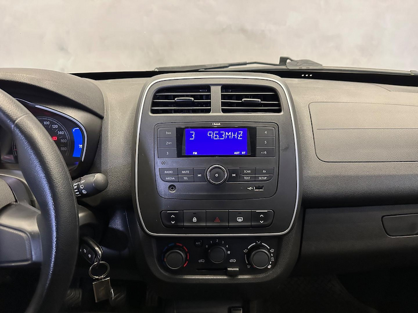 Foto do veículo RENAULT KWID  ZEN 1.0 2018 79.002 KM 40.900,00