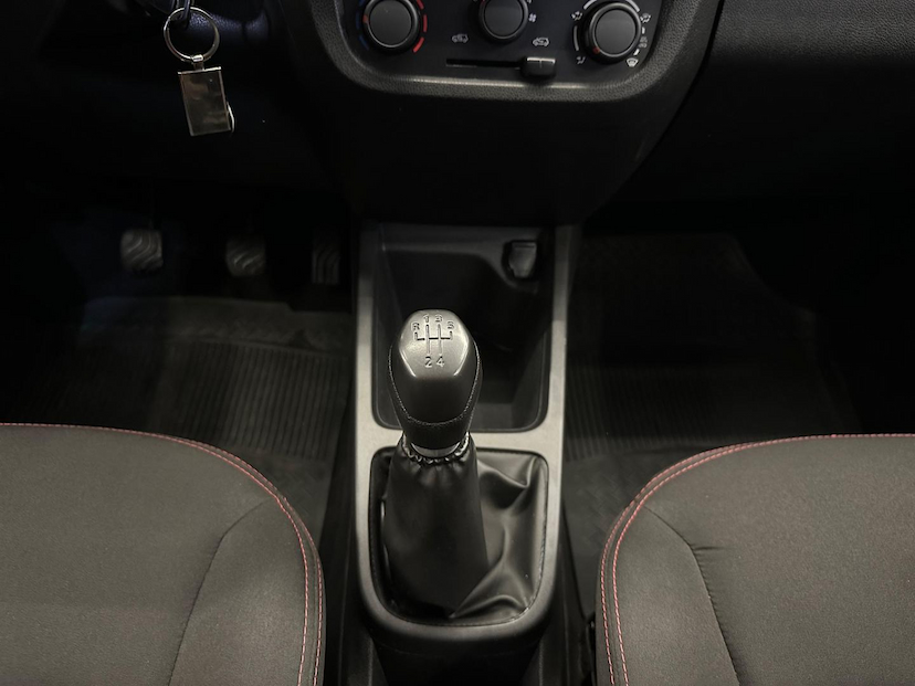 Foto do veículo RENAULT KWID  ZEN 1.0 2018 79.002 KM 40.900,00