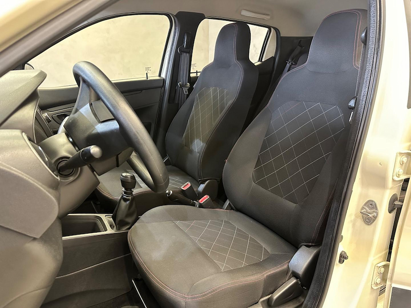 Foto do veículo RENAULT KWID  ZEN 1.0 2018 79.002 KM 40.900,00