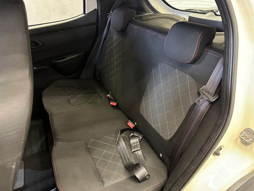 Foto do veículo RENAULT KWID  ZEN 1.0 2018 79.002 KM 40.900,00