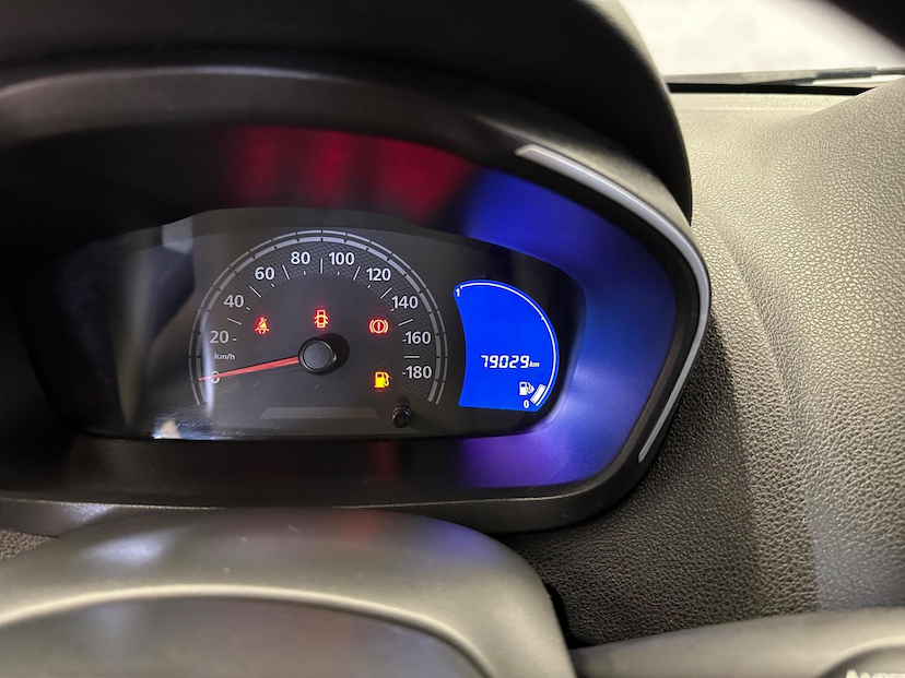 Foto do veículo RENAULT KWID  ZEN 1.0 2018 79.002 KM 40.900,00