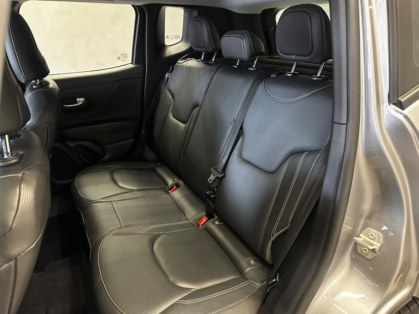 Foto do veículo JEEP RENEGADE  LONGITUDE T270 1.3 TB 4X2 FLEX AUT 2022 29.636 KM 107.900,00