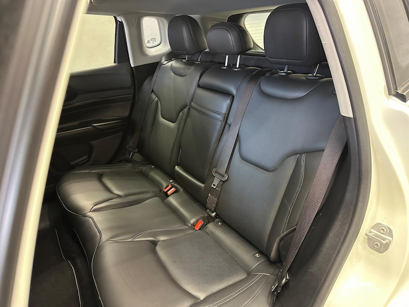 Foto do veículo JEEP COMPASS  LONG TF 2022 40.855 KM 132.900,00