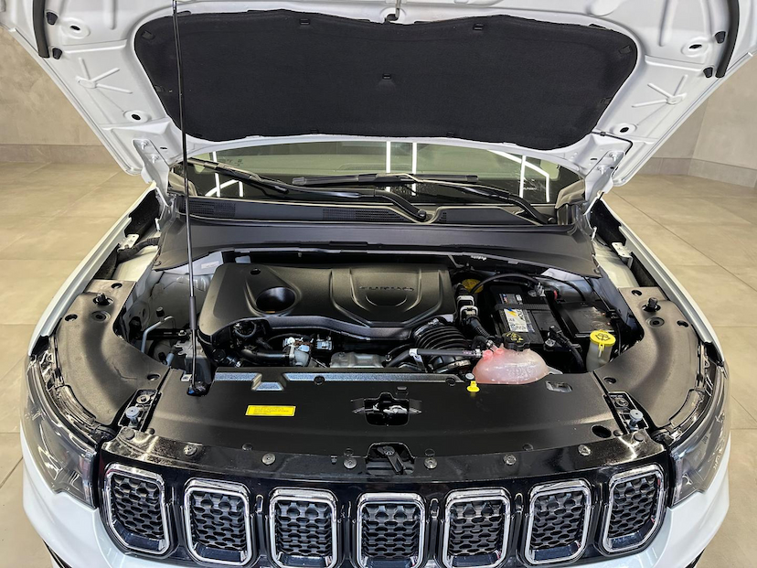 Foto do veículo JEEP COMPASS  LONG TF 2022 40.855 KM 132.900,00