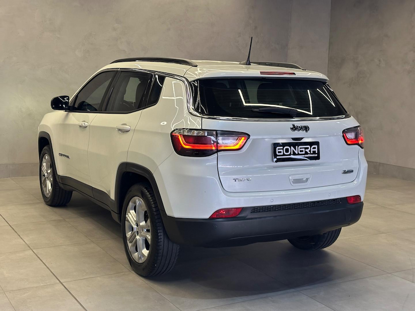 Foto do veículo JEEP COMPASS  LONG TF 2022 40.855 KM 132.900,00