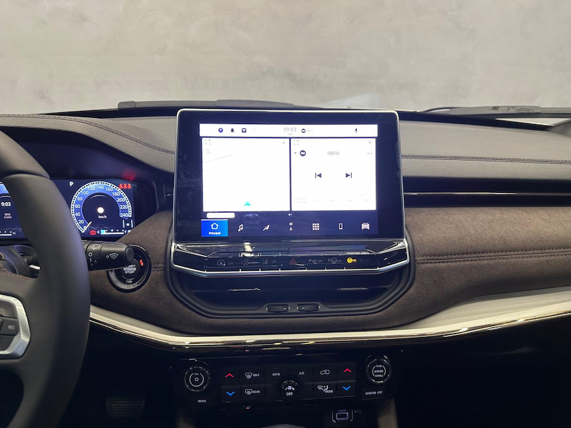 Foto do veículo JEEP COMMANDER  OVERLAND T270 1.3 TB FLEX AUT 2023 2.713 KM 209.900,00