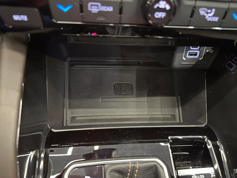 Foto do veículo JEEP COMMANDER  OVERLAND T270 1.3 TB FLEX AUT 2023 2.713 KM 209.900,00