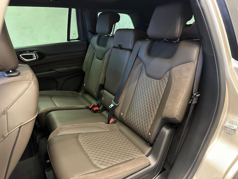 Foto do veículo JEEP COMMANDER  OVERLAND T270 1.3 TB FLEX AUT 2023 2.713 KM 209.900,00