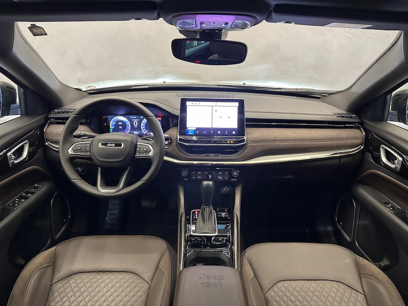 Foto do veículo JEEP COMMANDER  OVERLAND T270 1.3 TB FLEX AUT 2023 2.713 KM 209.900,00
