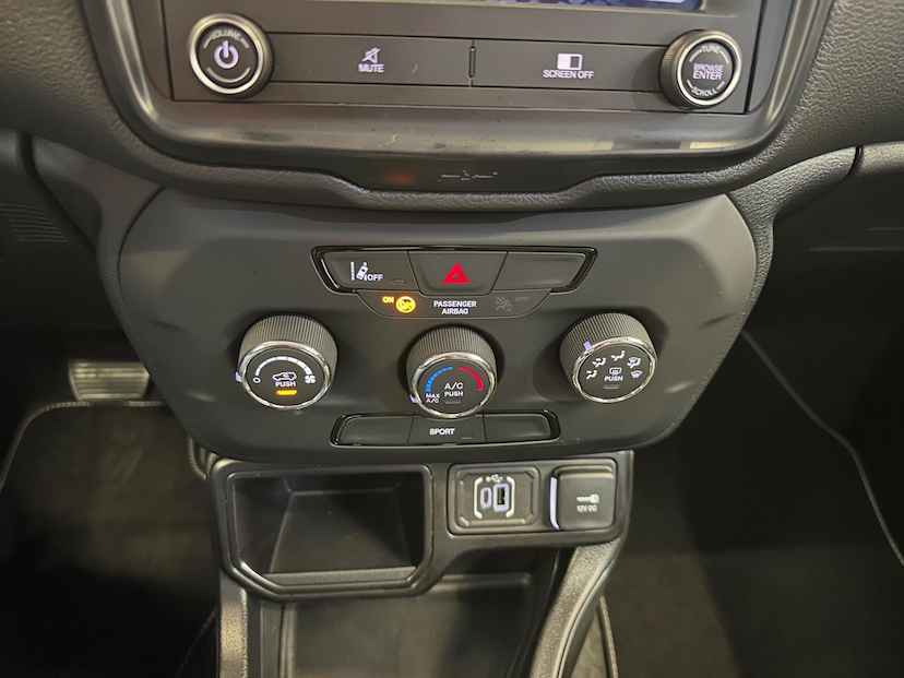Foto do veículo JEEP RENEGADE  SPORT T270 1.3 TB 4X2 FLEX AUT. 2024 50 KM 119.900,00