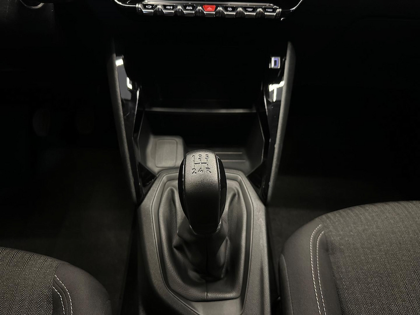 Foto do veículo PEUGEOT 208  LIKE MT 2022 37.290 KM 63.900,00