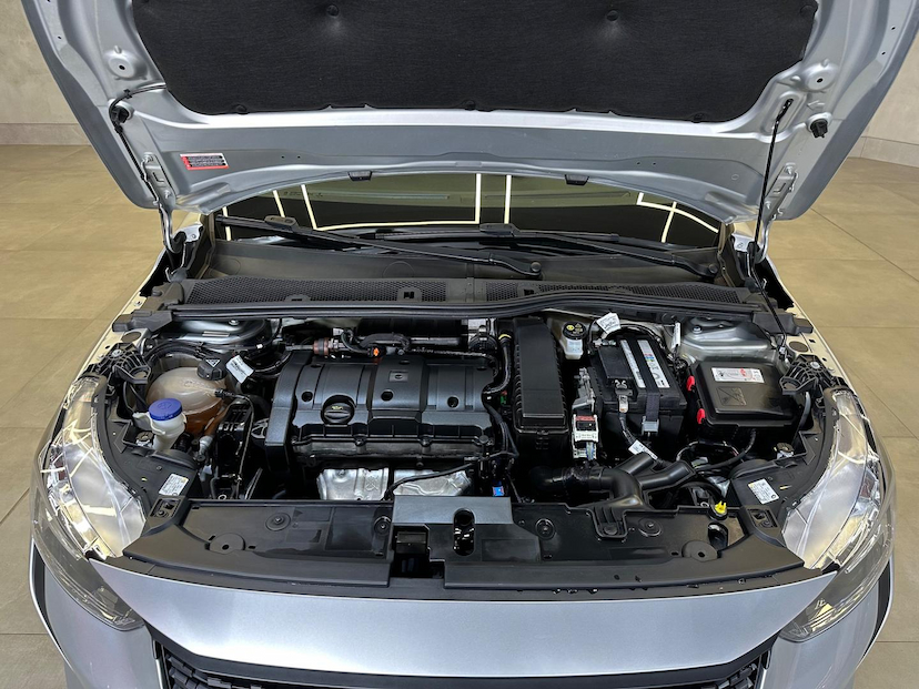 Foto do veículo PEUGEOT 208  LIKE MT 2022 37.290 KM 63.900,00
