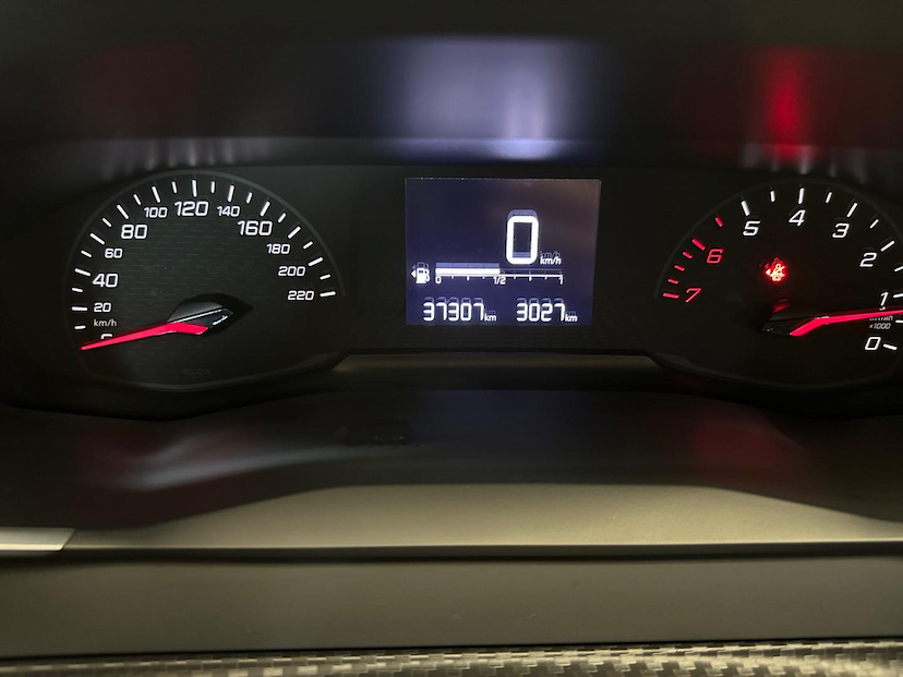 Foto do veículo PEUGEOT 208  LIKE MT 2022 37.290 KM 63.900,00