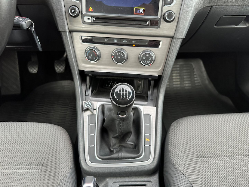 Foto do veículo VOLKSWAGEN GOLF  1.0 TSI COMFORTLINE 12V TOTAL FLEX 4P MANUAL 2017 100.375 KM 79.900,00