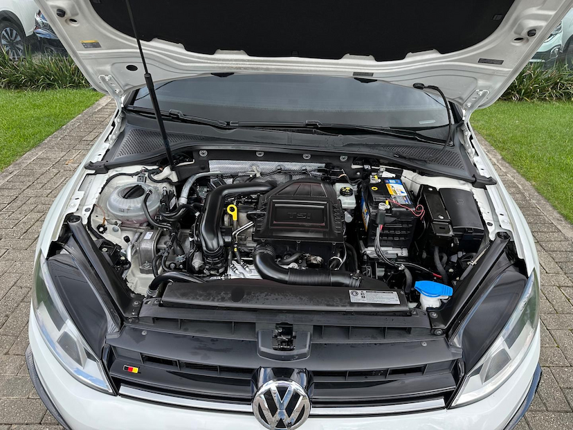 Foto do veículo VOLKSWAGEN GOLF  1.0 TSI COMFORTLINE 12V TOTAL FLEX 4P MANUAL 2017 100.375 KM 79.900,00