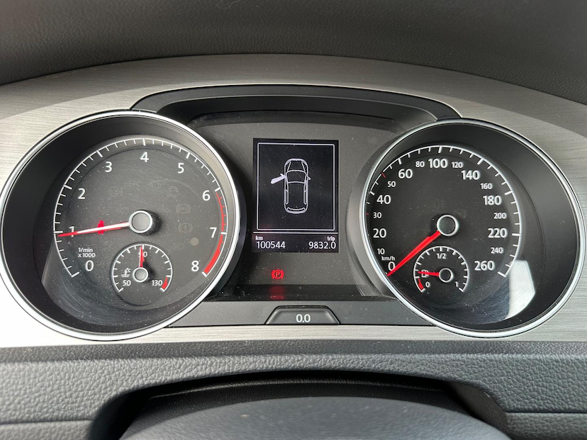 Foto do veículo VOLKSWAGEN GOLF  1.0 TSI COMFORTLINE 12V TOTAL FLEX 4P MANUAL 2017 100.375 KM 79.900,00