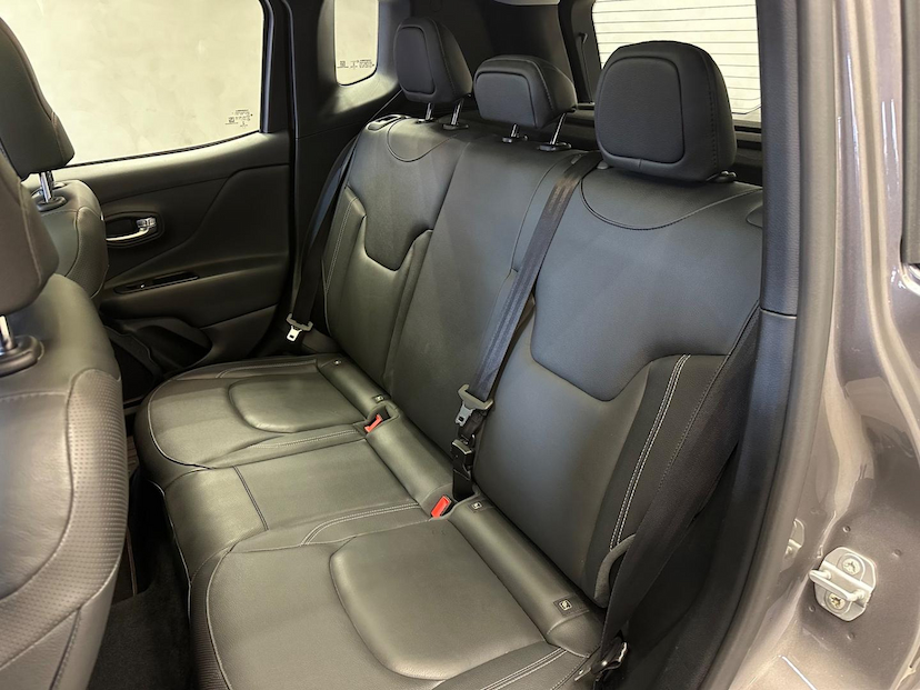Foto do veículo JEEP RENEGADE  1.8 16V FLEX LIMITED 4P AUT 2021 46.631 KM 99.900,00