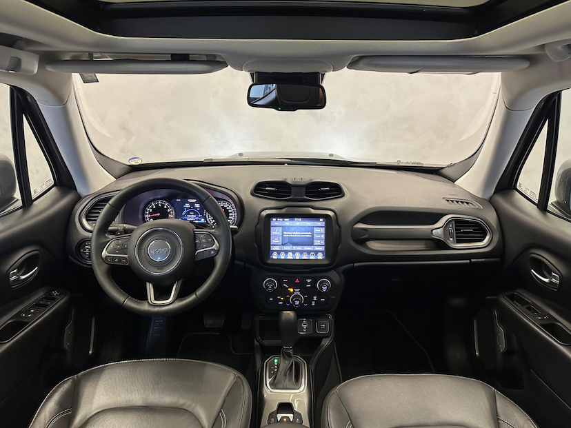 Foto do veículo JEEP RENEGADE  1.8 16V FLEX LIMITED 4P AUT 2021 46.631 KM 99.900,00