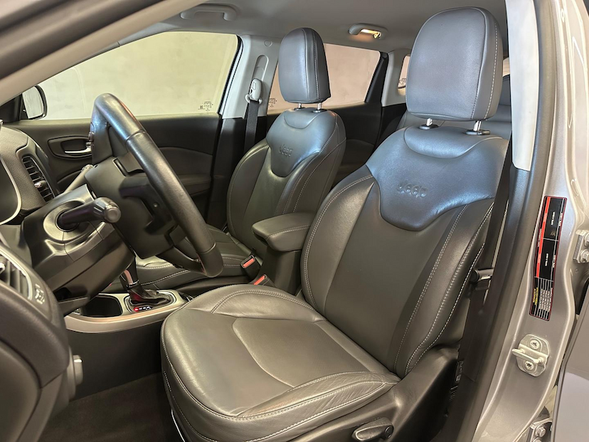 Foto do veículo JEEP COMPASS  2.0 16V FLEX SPORT AUTOMATICO 2019 50.700 KM 92.900,00