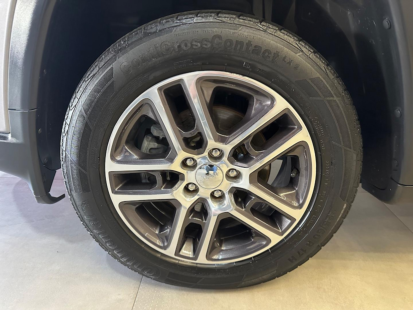 Foto do veículo JEEP COMPASS  2.0 16V FLEX SPORT AUTOMATICO 2019 50.700 KM 92.900,00