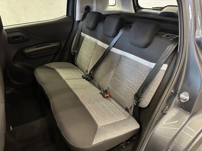 Foto do veículo CITROËN AIRCROSS C3  FEEL 2024 14.678 KM 96.900,00
