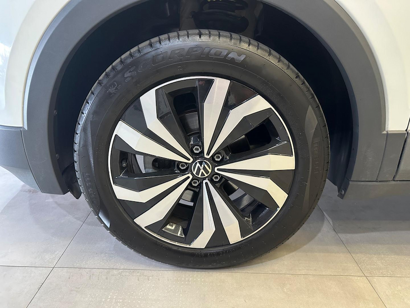 Foto do veículo VOLKSWAGEN T-CROSS T CROSS 200 TSI 2022 27.662 KM 104.900,00