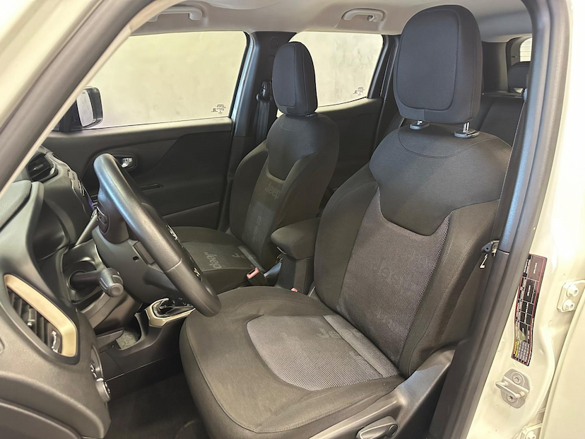Foto do veículo JEEP RENEGADE  1.8 16V FLEX SPORT 4P MANUAL 2016 100.000 KM 63.900,00