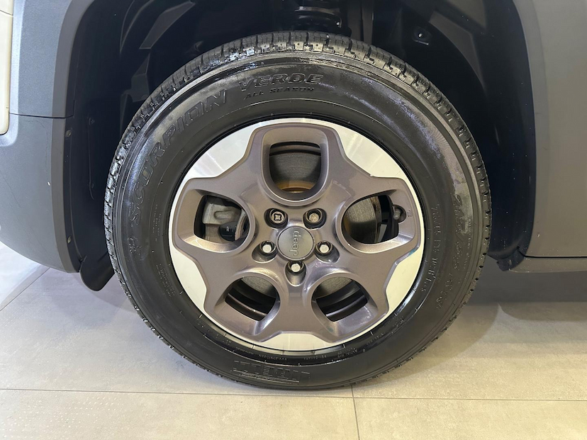Foto do veículo JEEP RENEGADE  1.8 16V FLEX SPORT 4P MANUAL 2016 100.000 KM 63.900,00