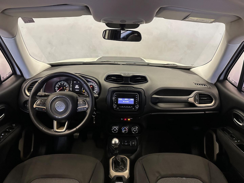 Foto do veículo JEEP RENEGADE  1.8 16V FLEX SPORT 4P MANUAL 2016 100.000 KM 63.900,00