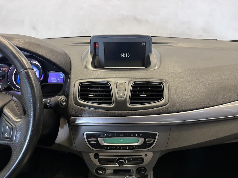 Foto do veículo RENAULT FLUENCE  PREVILEGE 2.0 AUT 2015 79.900 KM 68.900,00