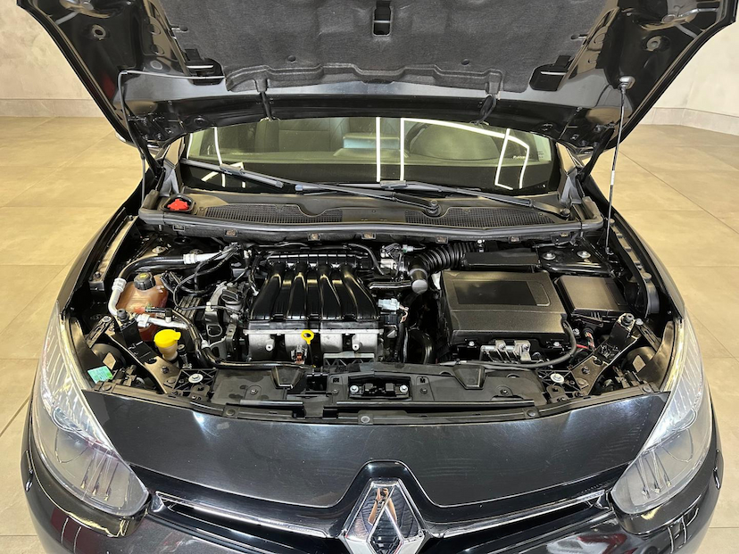 Foto do veículo RENAULT FLUENCE  PREVILEGE 2.0 AUT 2015 79.900 KM 68.900,00
