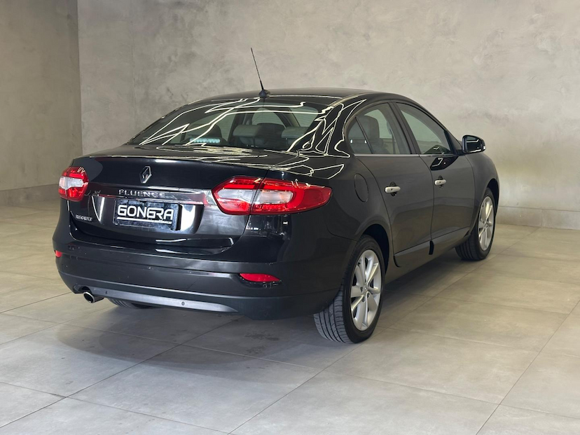 Foto do veículo RENAULT FLUENCE  PREVILEGE 2.0 AUT 2015 79.900 KM 68.900,00