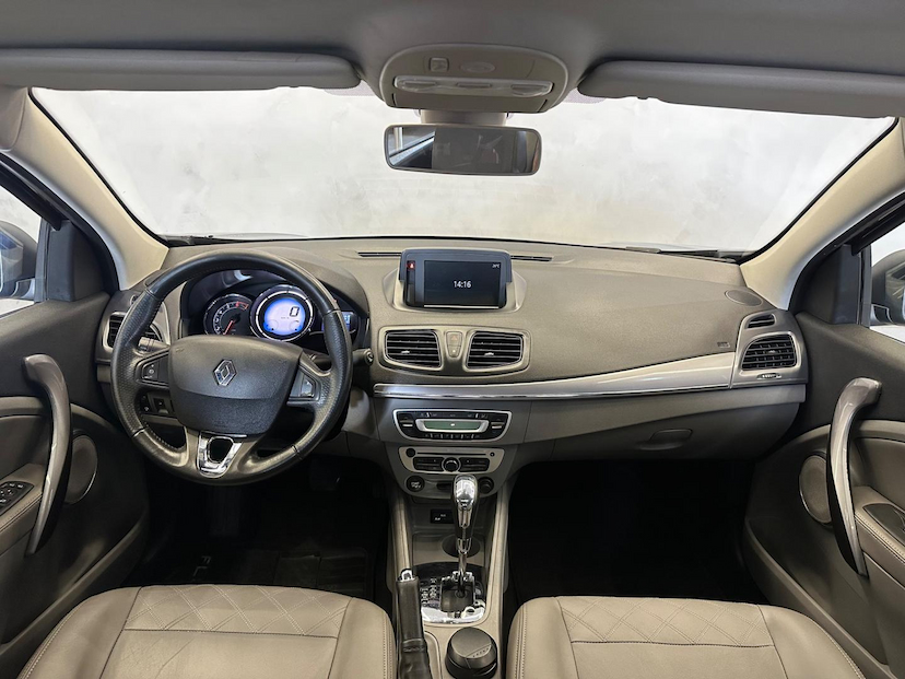 Foto do veículo RENAULT FLUENCE  PREVILEGE 2.0 AUT 2015 79.900 KM 68.900,00