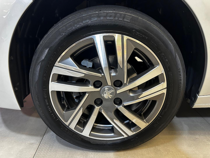 Foto do veículo PEUGEOT 208  ALLURE 1.6 FLEX 16V 5P AUT. 2022 49.475 KM 75.900,00