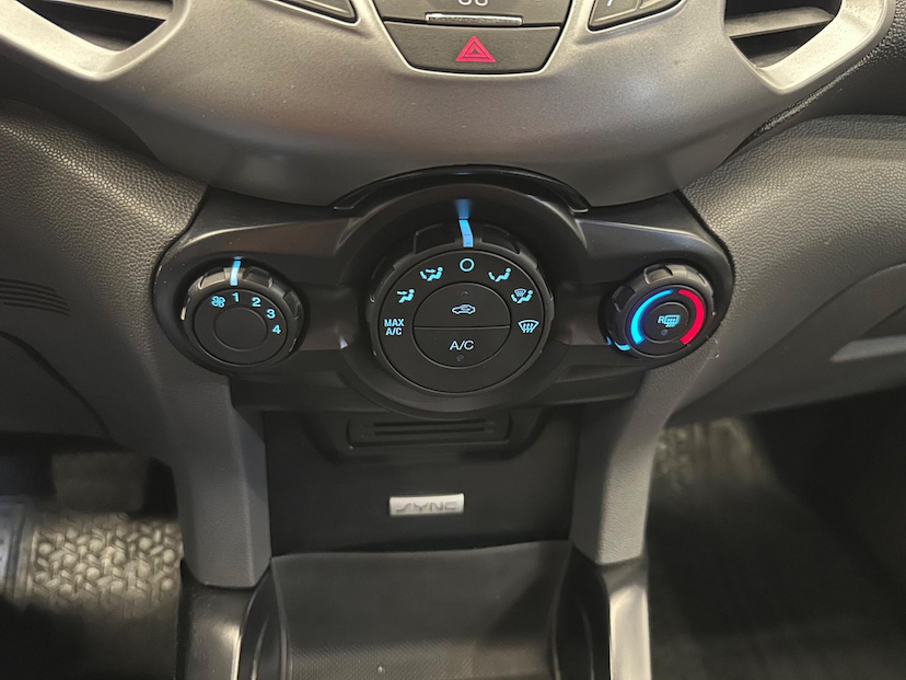 Foto do veículo FORD ECOSPORT  1.6 SE 16V AUT 2017 57.445 KM 63.900,00