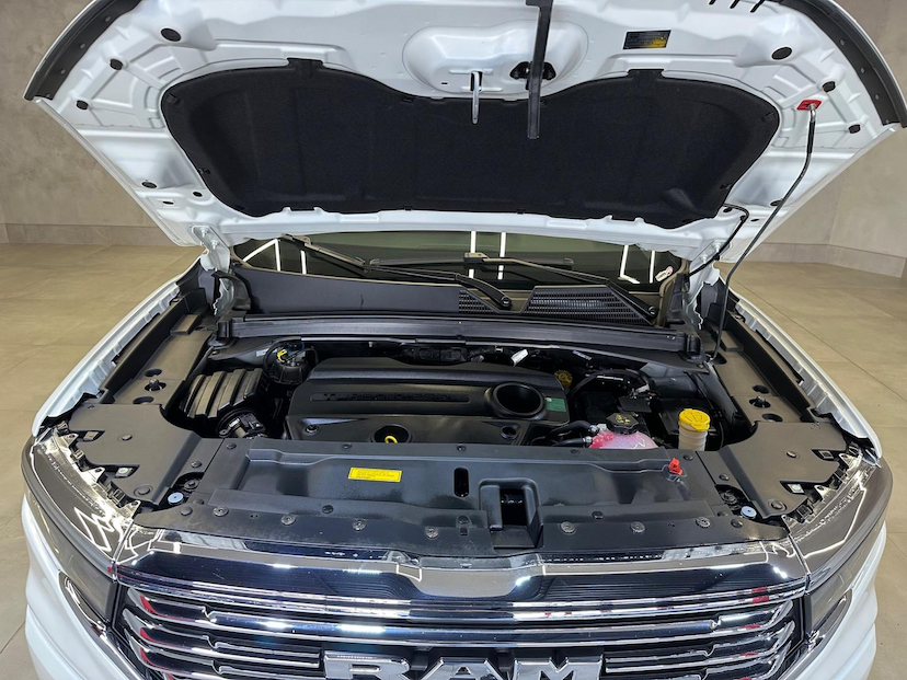 Foto do veículo RAM RAMPAGE  LAMARIE 2.0L TURBODIESEL AT9 4X4 2024 20.600 KM 227.900,00