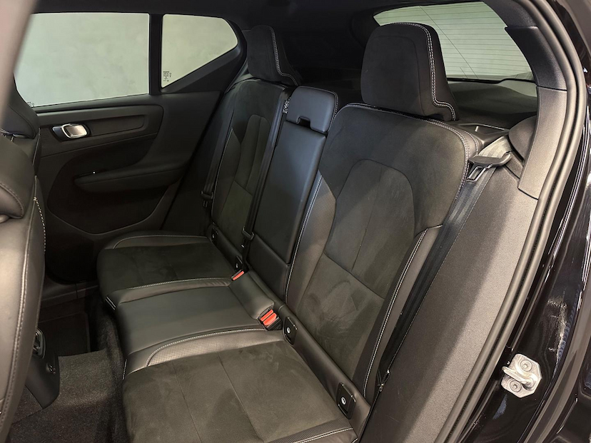 Foto do veículo VOLVO XC40 XC 40 T-5 HÍBRIDO R-DESIGN 1.5 262CV FWD 2021 28.838 KM 219.900,00