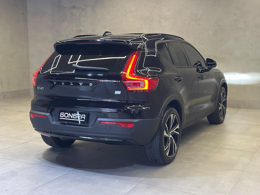 Foto do veículo VOLVO XC40 XC 40 T-5 HÍBRIDO R-DESIGN 1.5 262CV FWD 2021 28.838 KM 219.900,00