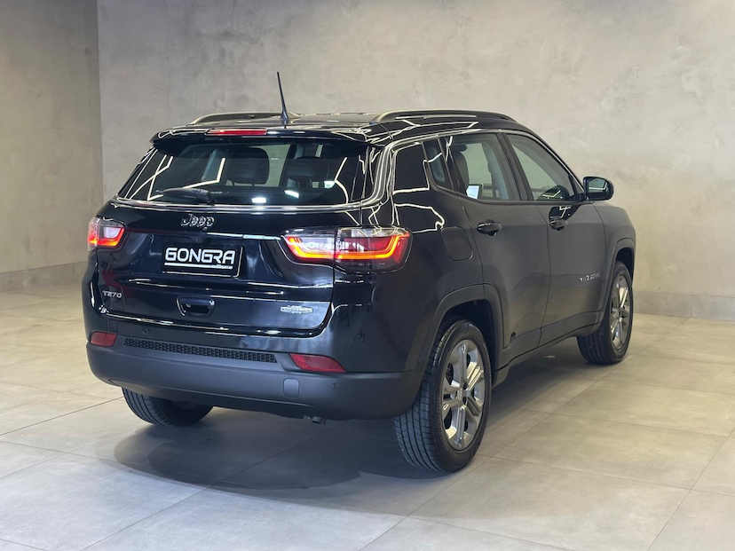 Foto do veículo JEEP COMPASS  LONG TF 2023 14.382 KM 144.900,00