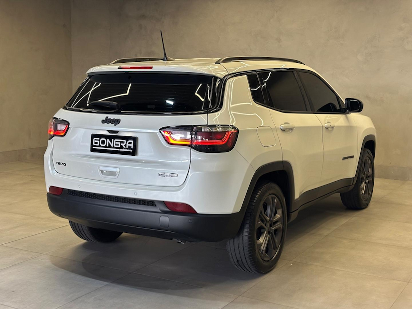 Foto do veículo JEEP COMPASS  LONG TF 2024 17.415 KM 162.900,00