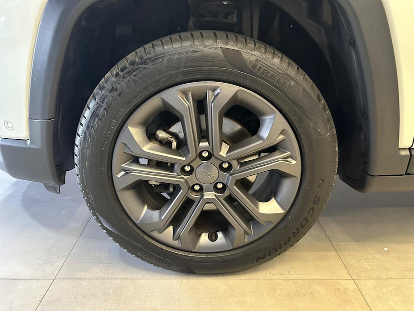 Foto do veículo JEEP COMPASS  LONG TF 2024 17.415 KM 162.900,00