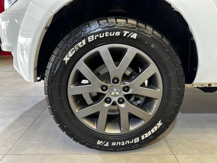 Foto do veículo MITSUBISHI PAJERO TR4  2.0 4X2 16V 140CV FLEX 4P MANUAL 2014 90.237 KM 59.900,00