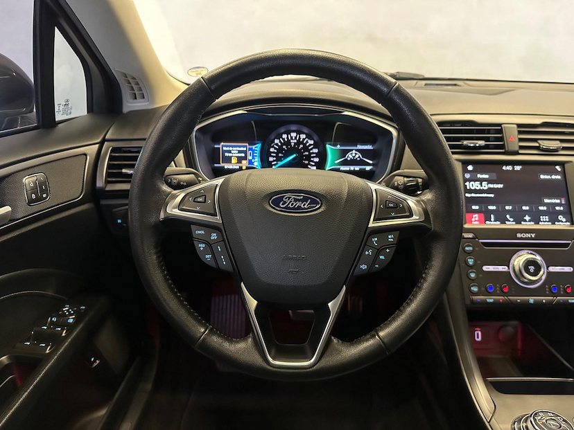 Foto do veículo FORD FUSION  TIT HYBRID 2018 57.435 KM 125.900,00