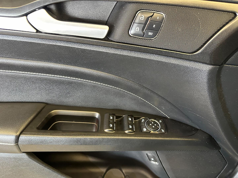 Foto do veículo FORD FUSION  TIT HYBRID 2018 57.435 KM 125.900,00