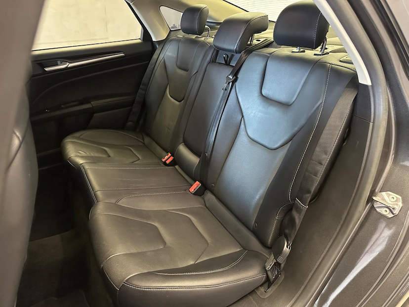 Foto do veículo FORD FUSION  TIT HYBRID 2018 57.435 KM 125.900,00