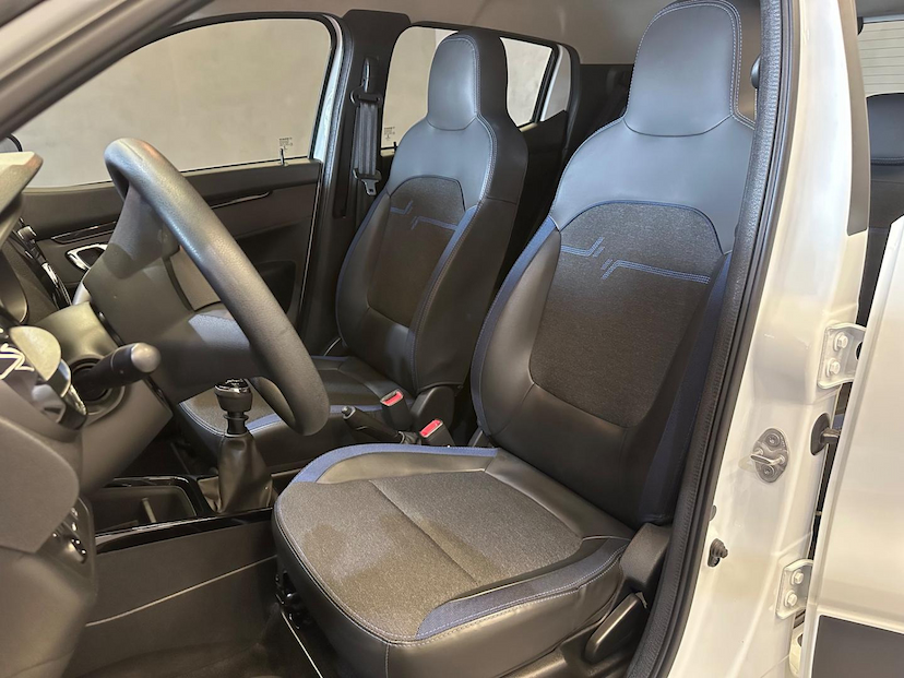 Foto do veículo RENAULT KWID  INTENSE 1.0 MT 2023 12.022 KM 59.900,00