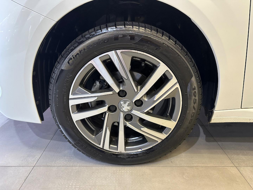 Foto do veículo PEUGEOT 208  GRIFFE 2023 23.325 KM 94.900,00